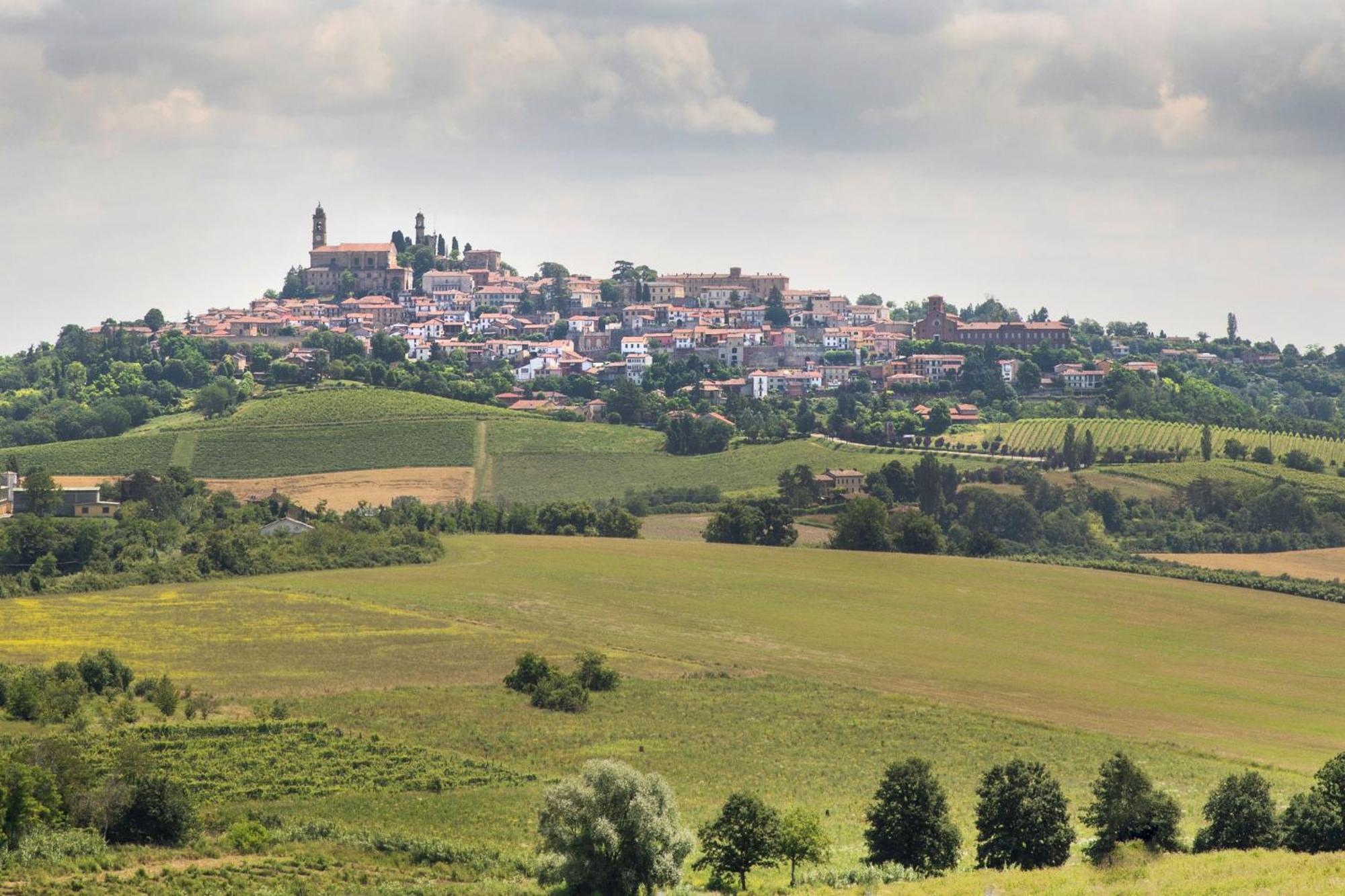 Отель Notte Nella Botte Vignale Monferrato Экстерьер фото